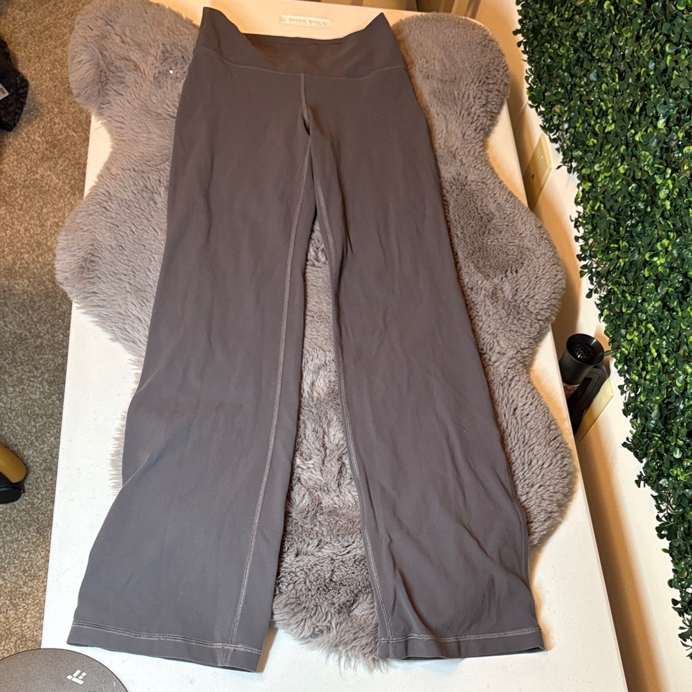 TNA Gray High-Rise Flare Leggings - Picture 5 of 5